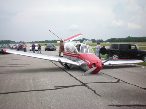 2009-07-10 Emergency Landing at Monroe County Airport 2.JPG