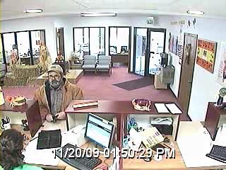 2009-11-20 Spencer PD, ISP Investigates Bank Robbery 2.jpg