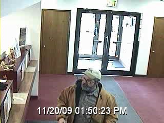 2009-11-20 Spencer PD, ISP Investigates Bank Robbery1.jpg