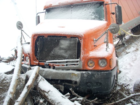 2010-01-07 Fatal Crash on I-65 #3.JPG