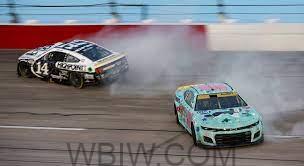 Chase Elliott suffers early exit after Stage 1 crash at Darlington | NASCAR