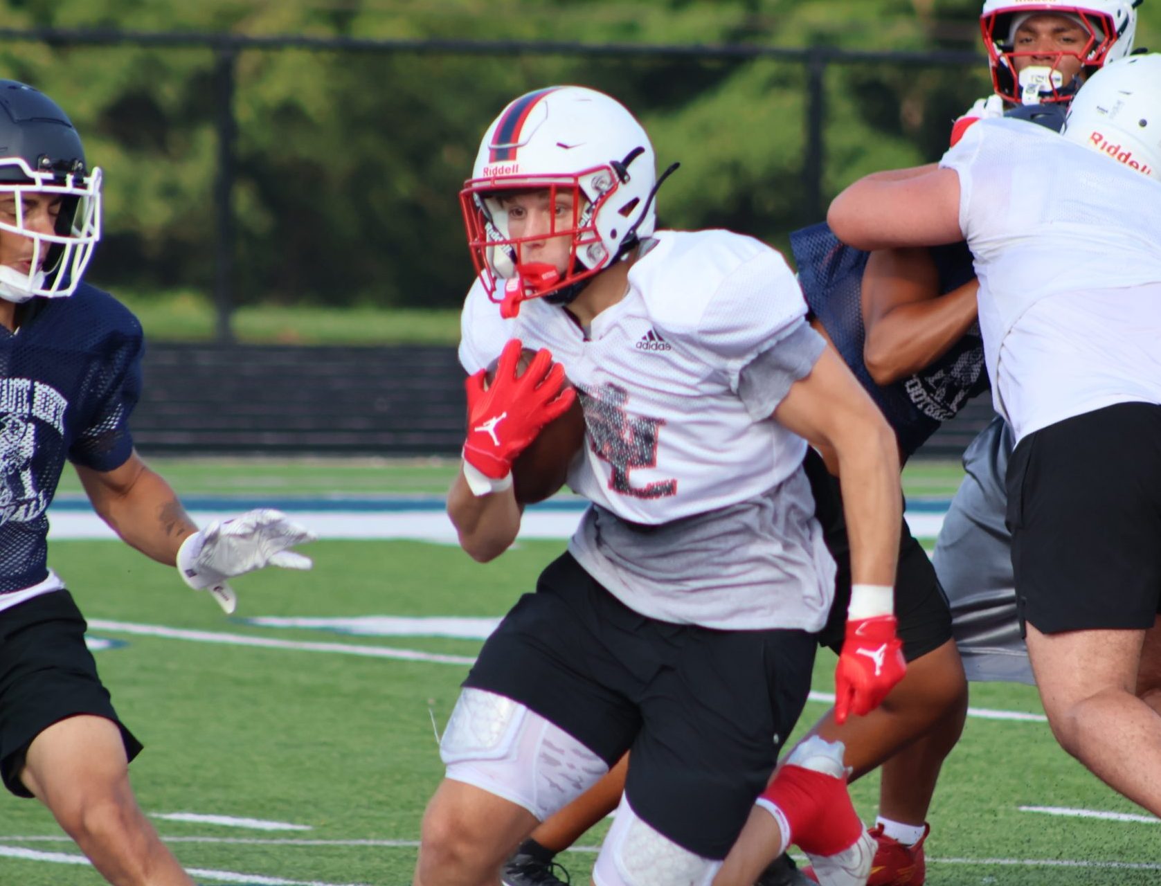 Stars tip their hat, and possible new approach, during first public scrimmage with TH North